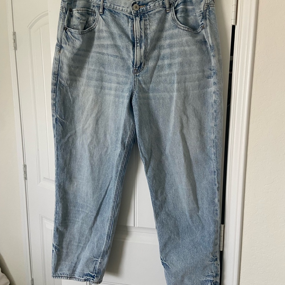 Plus Size Jeans - American Eagle - High Waisted 90s Boyfriend Jean - Size 20
